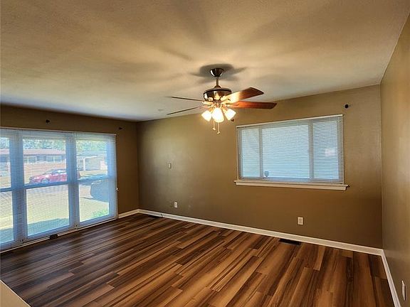 5th image of 790 Manresa Ln