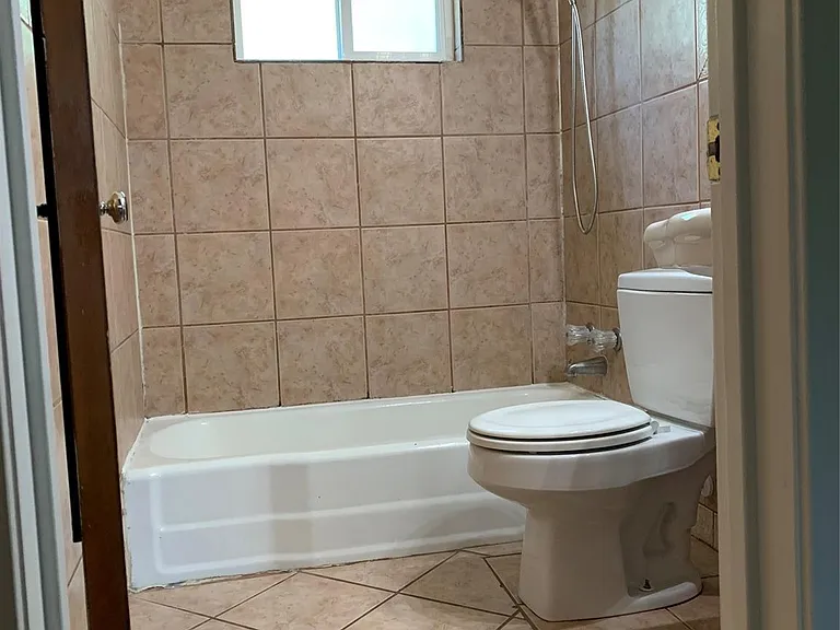 340 Westwood Ln — Photo 9