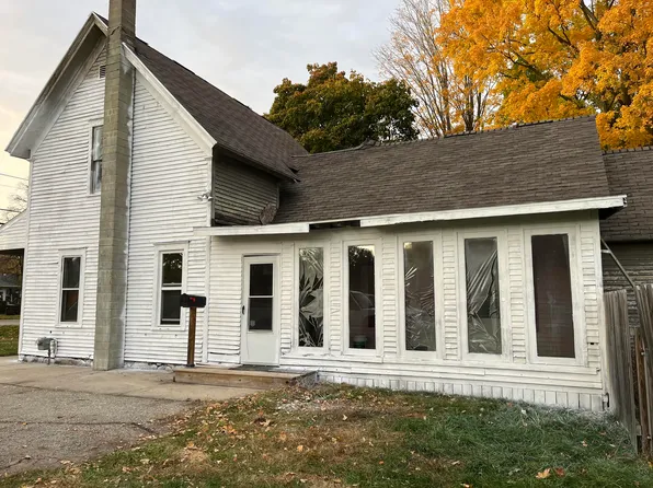 417 S Center St, Hartford, MI 49057