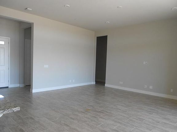 4th image of 5017 Trailside Dr