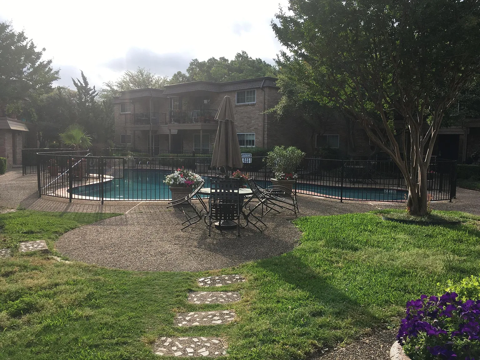 2 bed, 1570 sqft, $1,700 — Photo 3