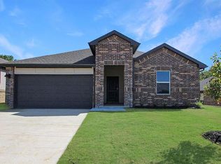 10208 NW 27th St, Yukon, OK 73099