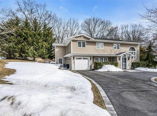 54 Valleywood Rd, Commack, NY 11725