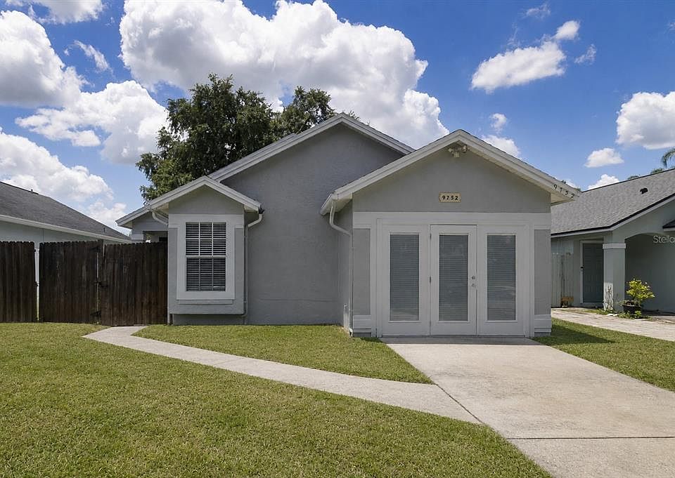 1st image of 9752 Piney Point Cir
