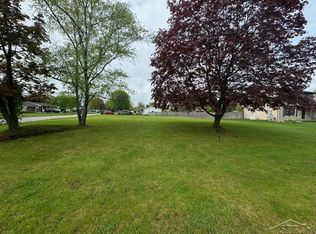 3425 Bramble Dr, Saginaw, MI 48603