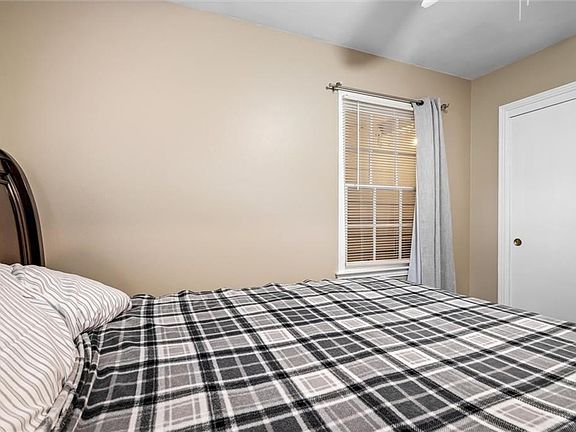 3rd image of 64 Elizabeth Ave