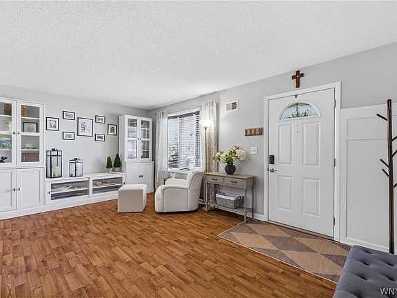 4th image of 253 Floradale Ave