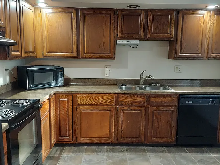 Spacious Eat-In Kitchen