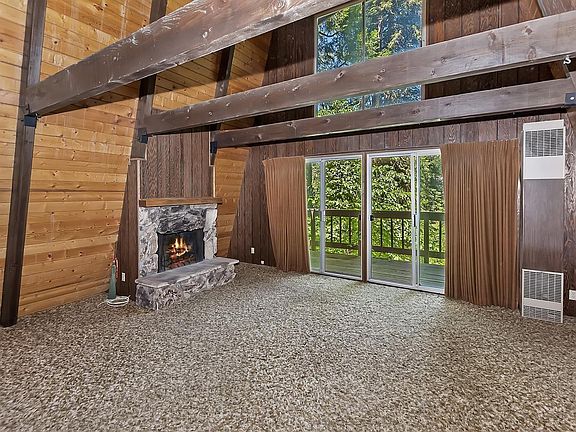 3rd image of 832 Oakmont Ln