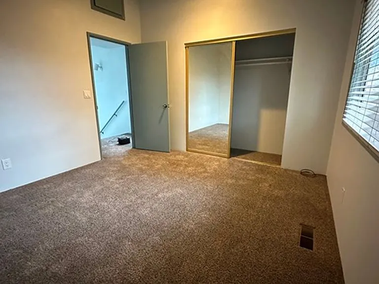 762 W Oregon Ave — Photo 9