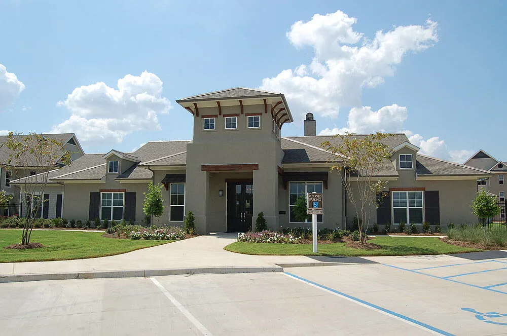 Riverscape Apartment Homes — Photo 3
