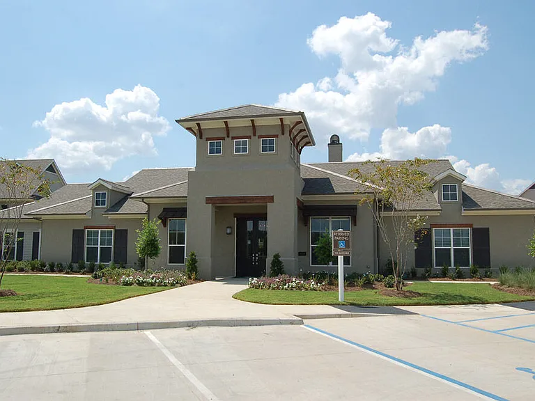 Riverscape Apartment Homes — Photo 3