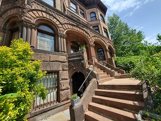 Rented by Cohen Group Real Estate INC | media 3