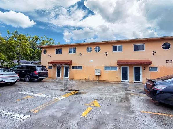 16585 NE 3rd Ave, Miami, FL 33162