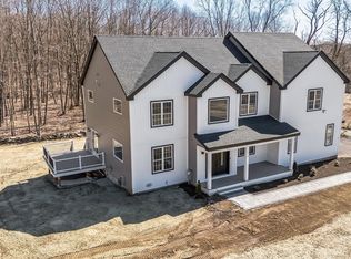 10 Falcon Dr, Shrewsbury, MA 01545