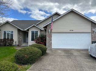 2730 Golfview Ave, Sutherlin, OR 97479
