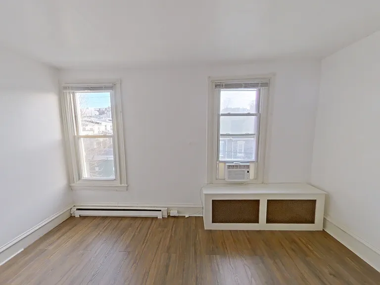 3922 Terrace St #3 — Photo 5