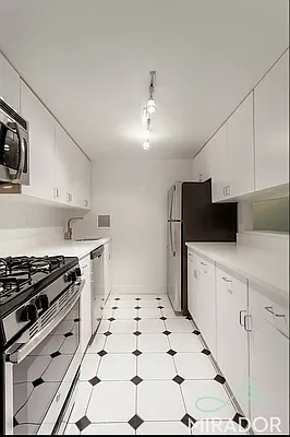 Rented by Mirador Real Estate | media 3
