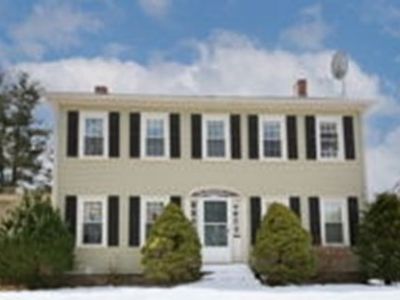 141 Quinapoxet Ln, Worcester, MA, 01606