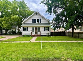 811 W 11th St, Grand Island, NE 68801