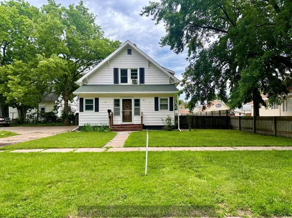 811 W 11th St, Grand Island, NE 68801