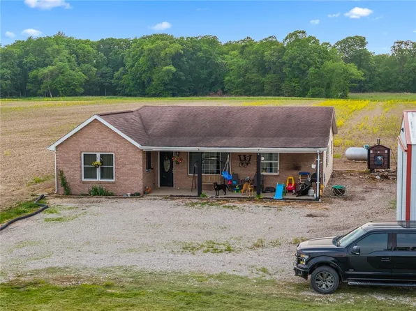 22417 N 1320th St, Marshall, IL 62441