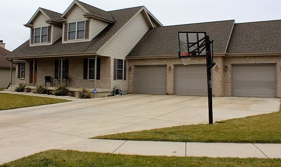 3rd image of 547 Turnberry Dr