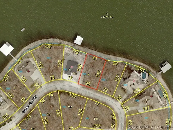 593 Grand View Dr, Sunrise Beach, MO 65079