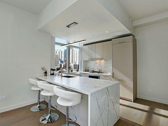 4th image of 305 E 51st St APT 16D