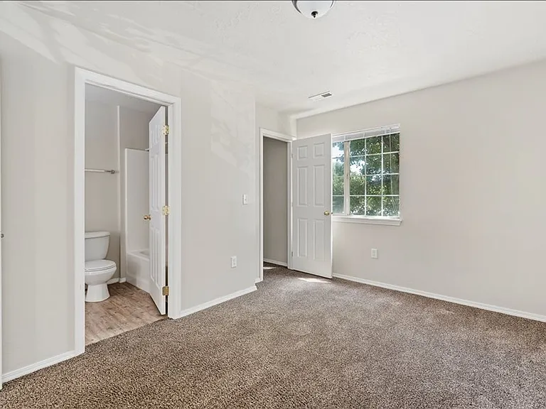 121 N Avenger Ln — Photo 19