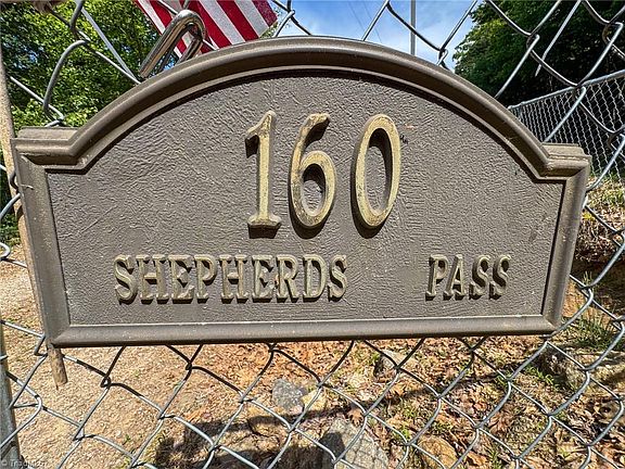 2nd image of 160 Shepherds Pass