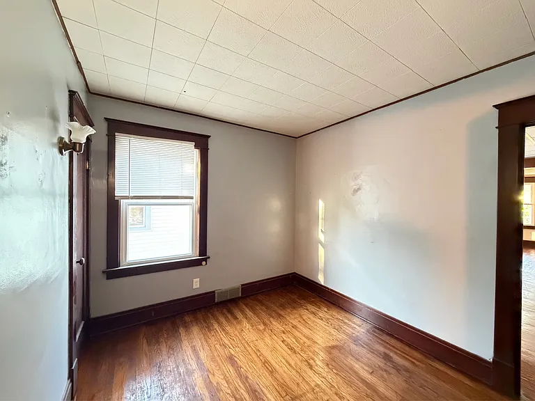 418 Colvin Ave — Photo 12