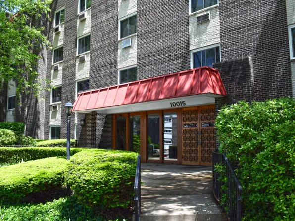 10015 Beverly Dr APT 102, Skokie, IL 60076