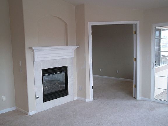  Fireplace Loc: Living Room 