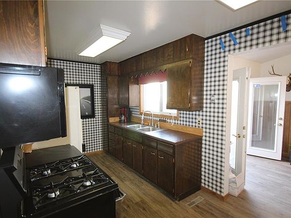 3rd image of 4146 Phillip St
