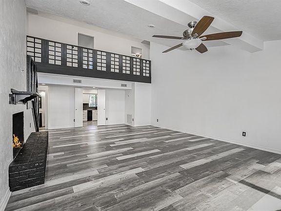 5th image of 15702 Corinthian Way