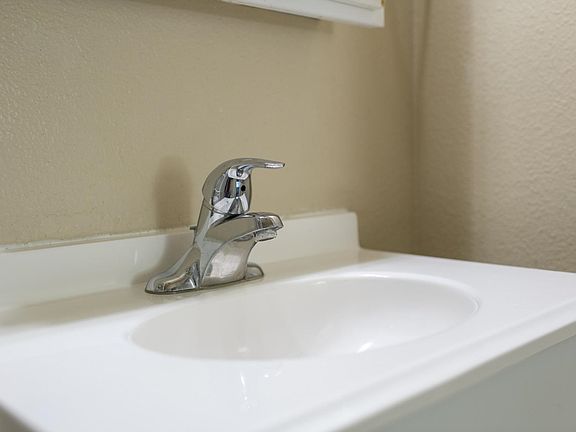 4th image of 10021 N Whittier St
