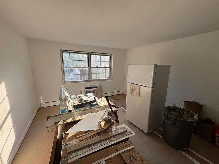 300 Main St #10 — Photo 6