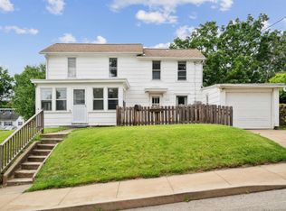 295 Apple St, Dubuque, IA 52003