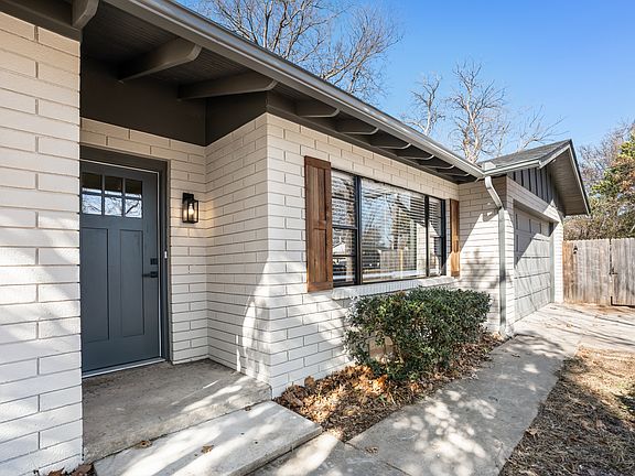 3rd image of 2620 Acacia Ct