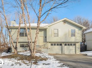 2112 NE Cookson St, Lees Summit, MO 64086
