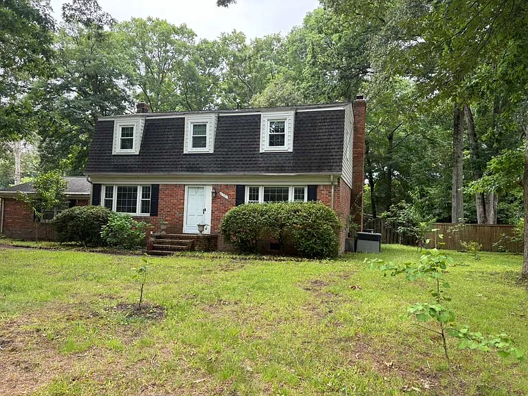 4701 Hermitage Rd — Photo 3