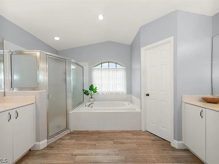 9241 Bramble Ct — Photo 23