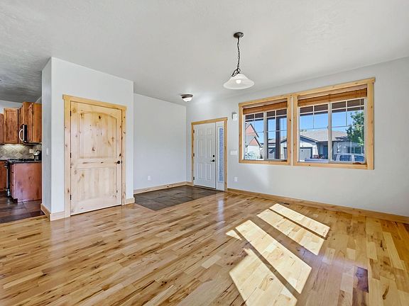 4th image of 2984 Ariel Dr
