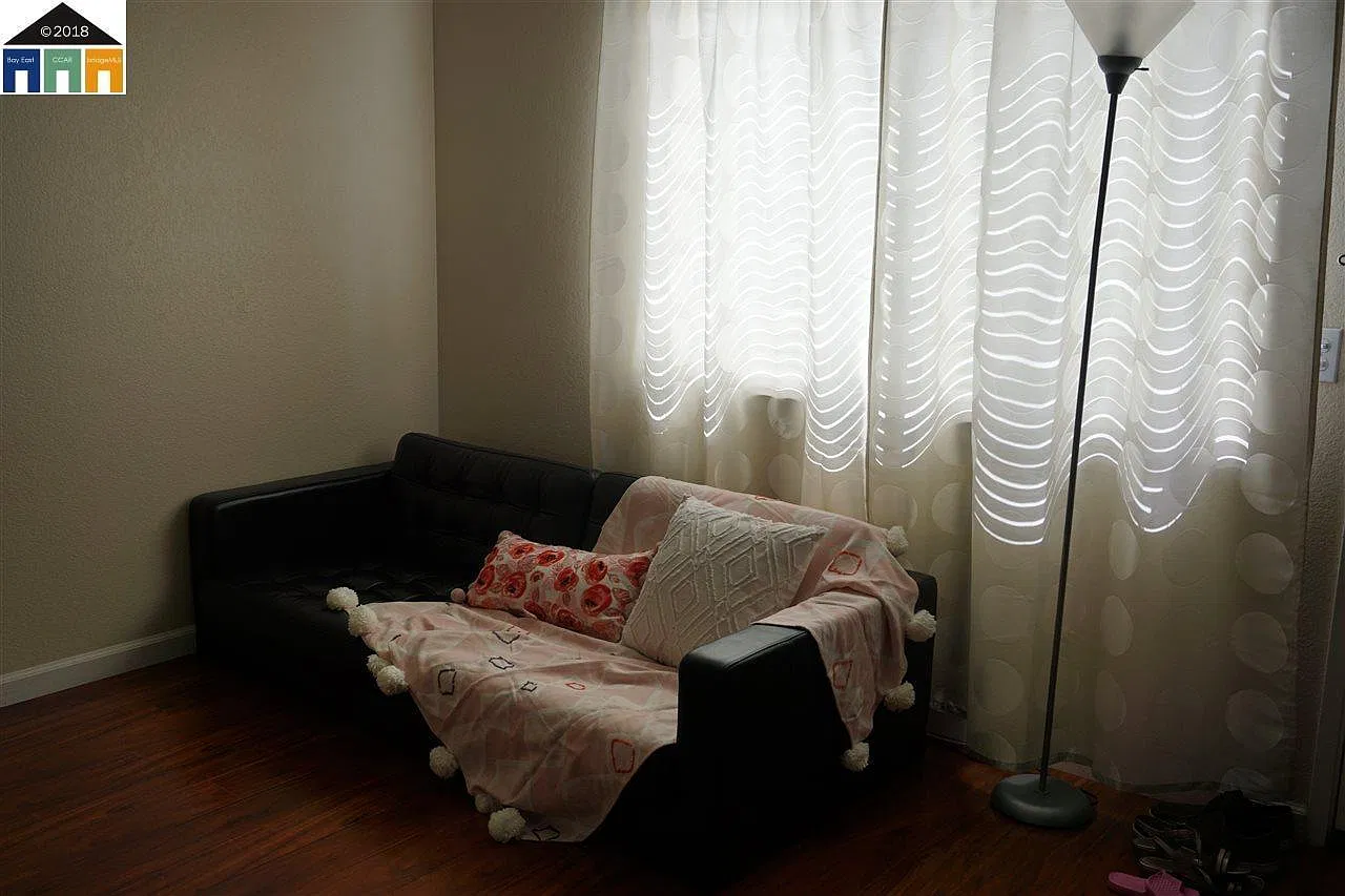 2 bed, 1002 sqft, $2,650 — Photo 3