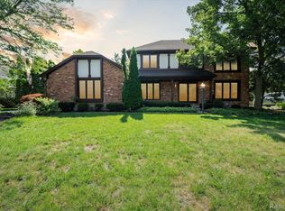5190 Cardinal Dr, Troy, MI 48098