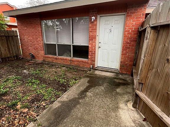3rd image of 3725 Thornberry Ct