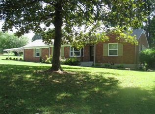 108 Royal Oak Dr, Dickson, TN 37055