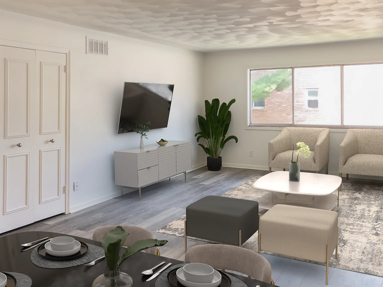 Creekwood Apartments — Photo 1