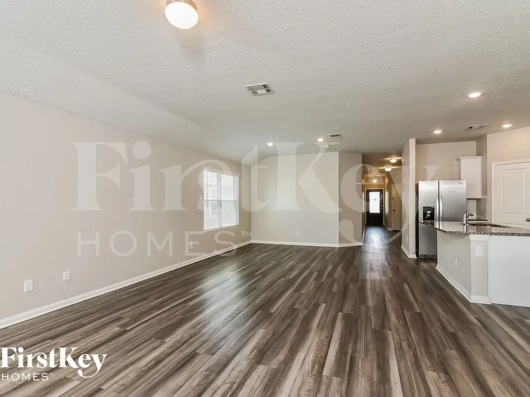 14935 Cheshire Way — Photo 3